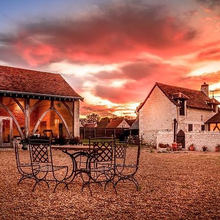 Gites Arches De Muschamp Cussay Exterior foto